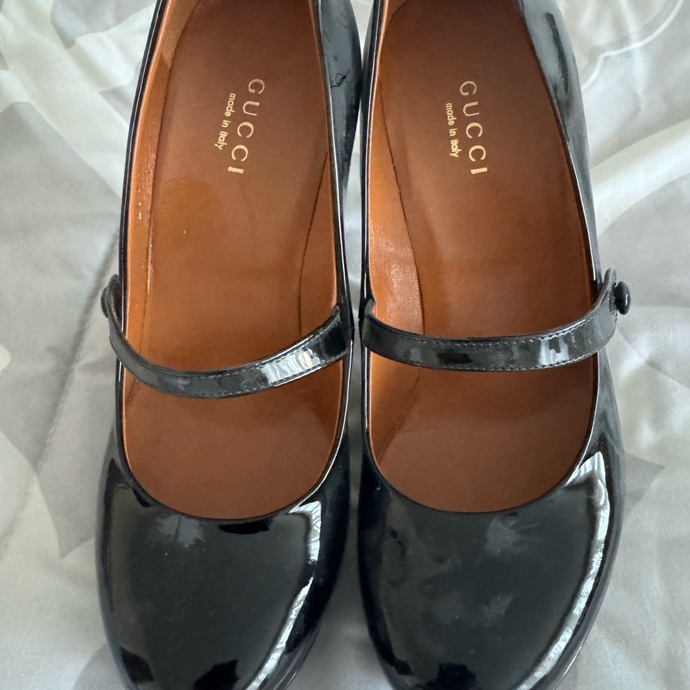 Gucci pumps